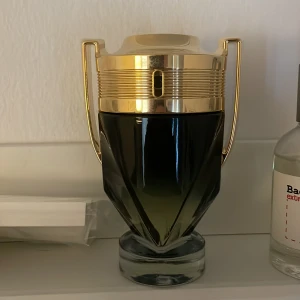 Parfym sample invictus parfum - Säljer parfym sampels. 1,2,3,4,5ml.   Hör av dig så kommer vi överens om ett billigt och bra pris!