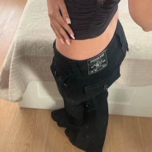True religon jeans  - Säljer dessa jätte fina true religon jeansen i modellen joey i storlek w27 dom är i nytt skick och pris går att diskutera och skriv för fler bilder 💕