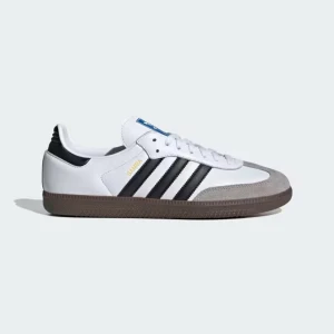 Adidas Samba vita sneakers - Klassiska Adidas Samba sneakers! Säljer för att dom är för små. Hör av dig vid frågor💕