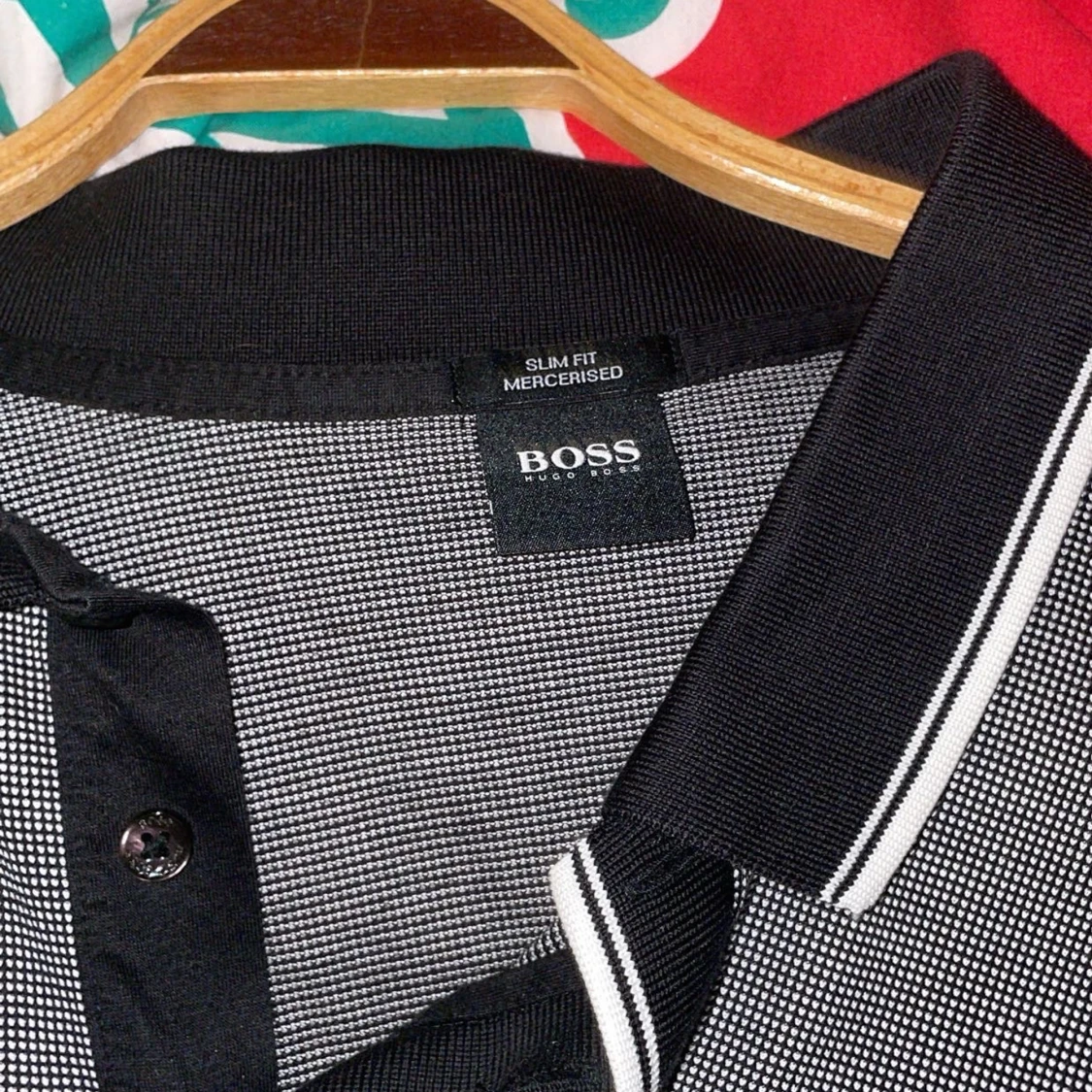 Svartvit pikétröja från Hugo Boss - 1