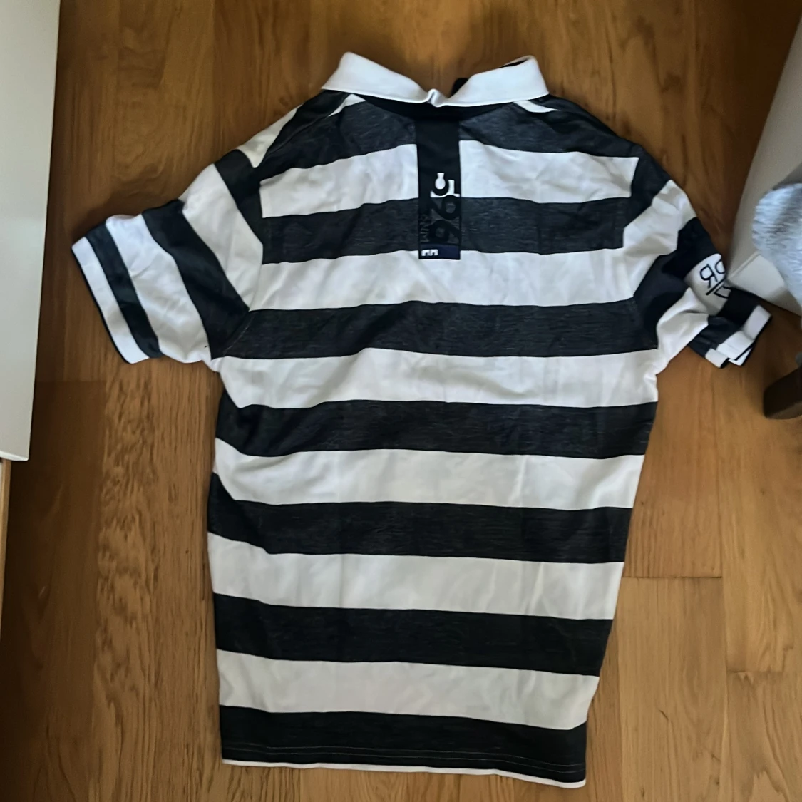 Randig pikétröja från Helly Hansen - 2