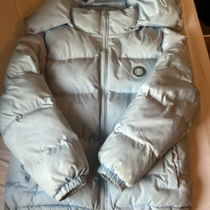 Ljusblå Trapstar puffer jacka - Storlek s