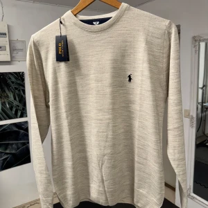 Beige stickad tröja från Polo Ralph Lauren - Helt ny Ralph Lauren tröja i storlek medium