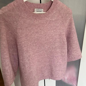 Rosa &other stories tröja - Så fin färg!! Nyskick, 52% alpacka,  Kolla in mina andra annonser⭐️