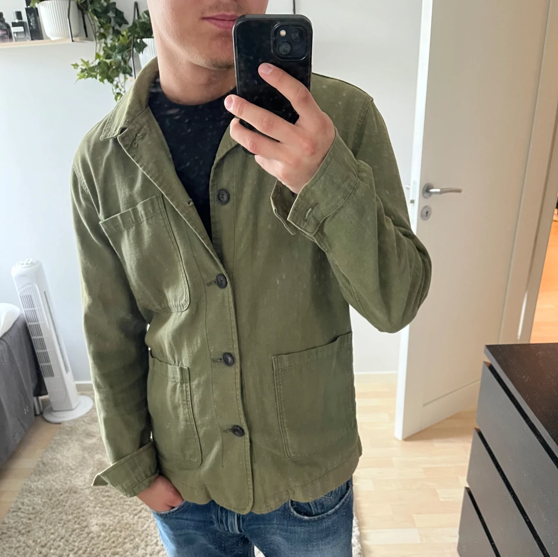 Olivgrön overshirt i storlek S