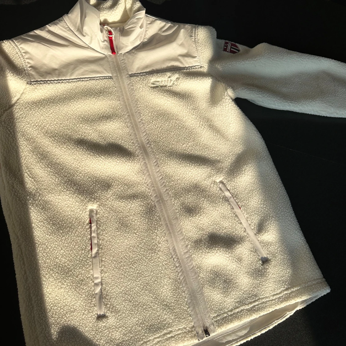Vit teddyjacka från Swix  - 3