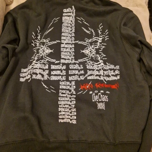 Ken Carson agc kofta -  Ken Carson tröja i perfekt skick. Använt 1 gång. Passar för L och XL. Pris kan diskuteras 