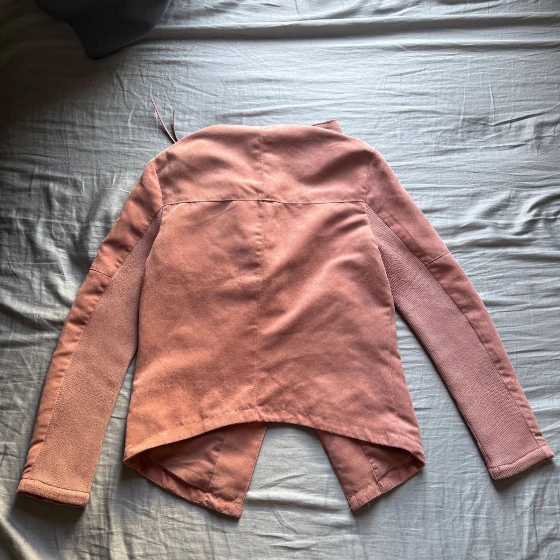 Rosa jacka med sned dragkedja från H&M Divided - 1