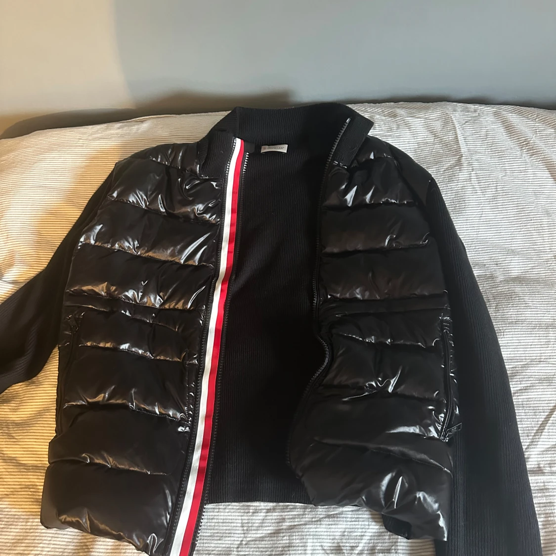 Svart pufferjacka - 1