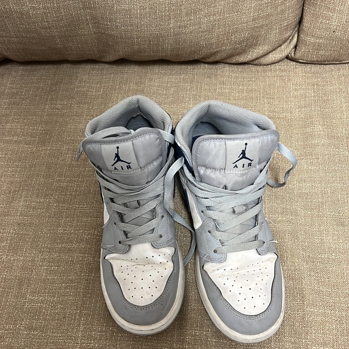 Nike Air Jordan 1 Mid grå och marinblå