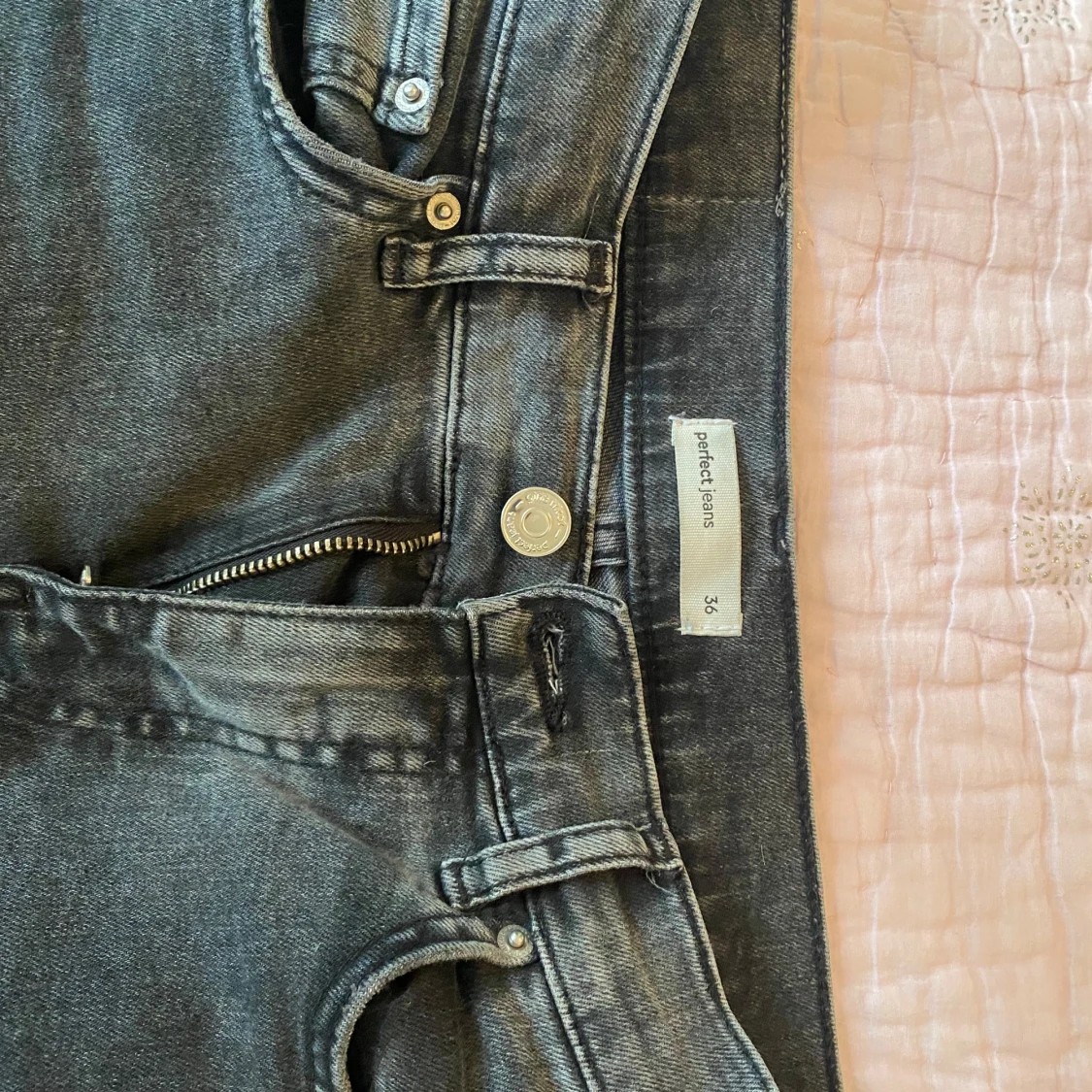 Low waist jeans från Gina Tricot - 3