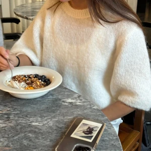 Stickad tröja - Supersöt stickad tröja från designbysi