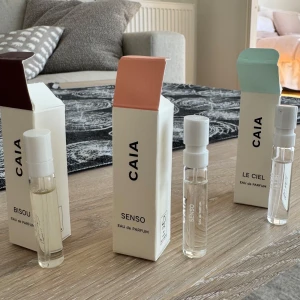 Parfym från CAIA testers - Upptäck dofter från CAIA: Bisou, Senso, Le Sour och Le Ciel. 2ml i varje enligt förpackning. Provat endast en spray av dessa. Nypris 225:- (obs en saknas)