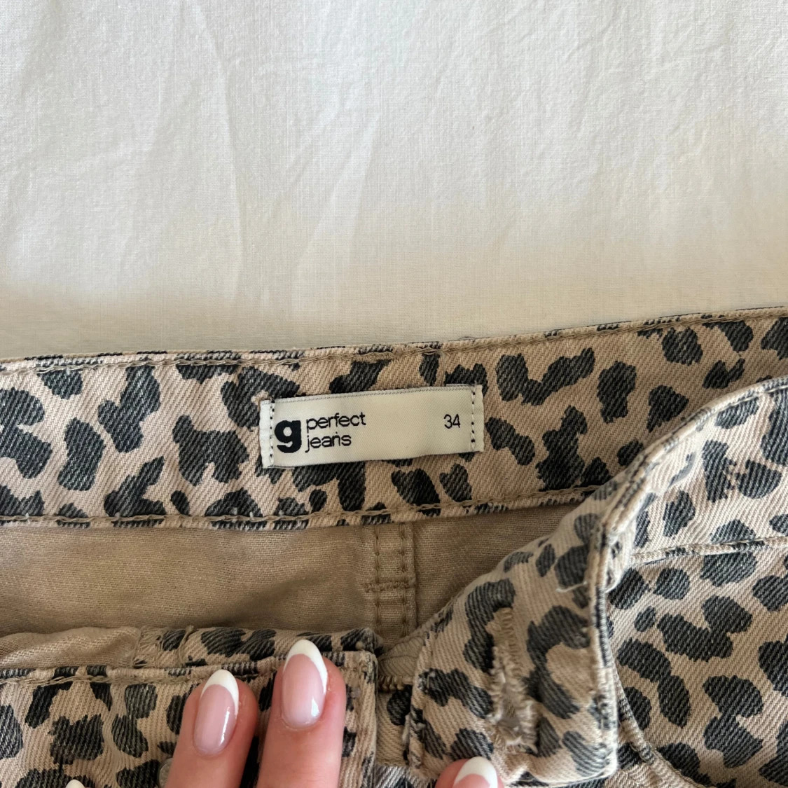 Leopardmönstrad kort jeanskjol  - 2