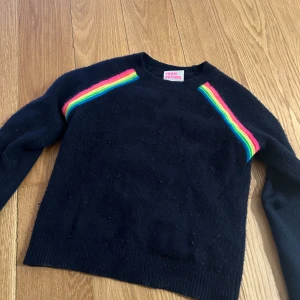 From future tröja - Säljer den populära From Future tröjan! Den har inga tecken på användning eller några slags defekter alls🥰Möts helst bara upp!