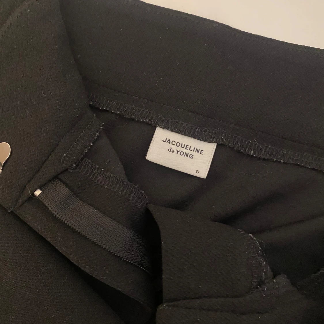 Svart kjol från Jacqueline de Yong - 3