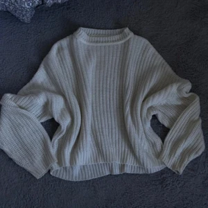 Vit stickad tröja från Even&Odd - Säljer en vit stickad tröja från Even&Odd.