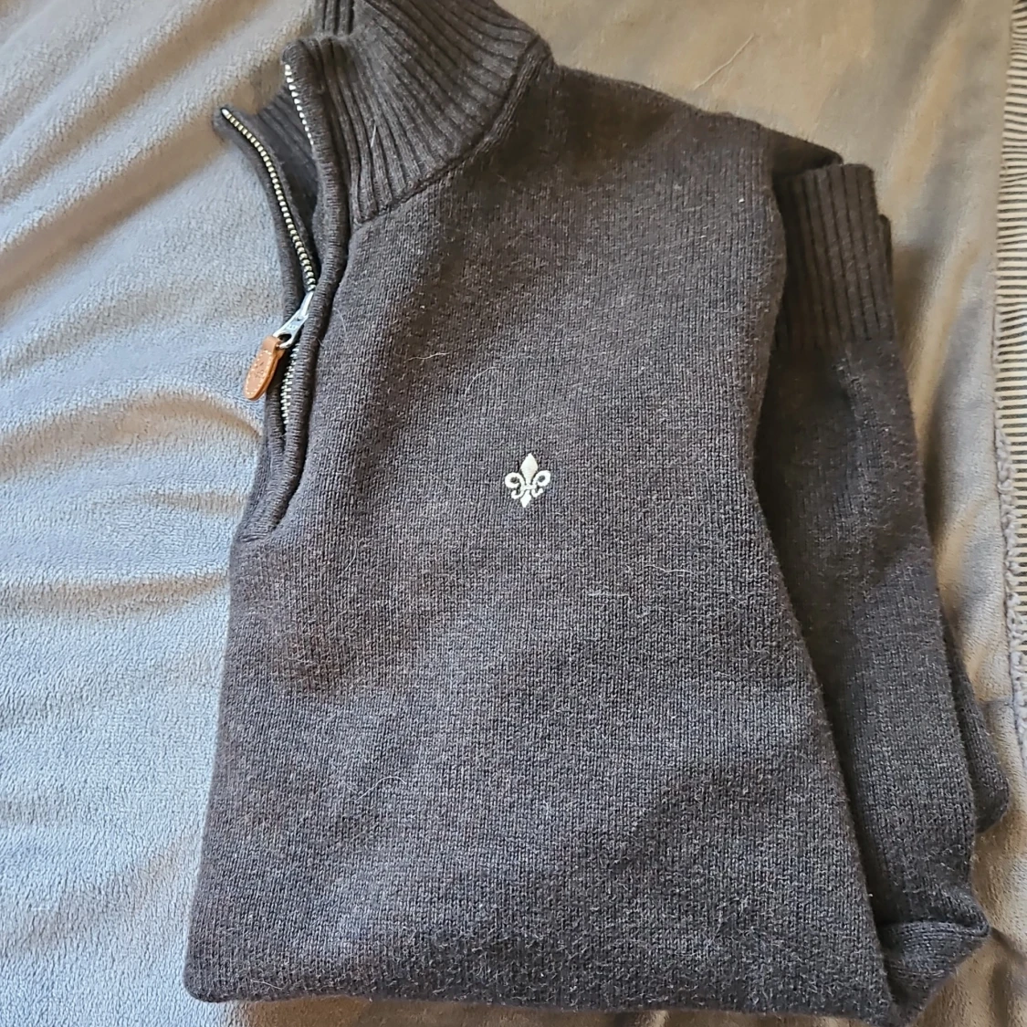 Grå tröja med dragkedja från Morris - 1