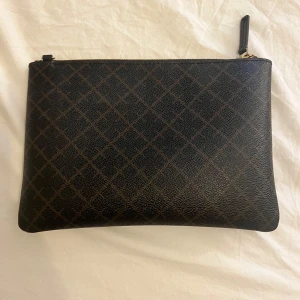 By malina Birger väska  - Säljer denna såå snygga by malina Birger väska💕