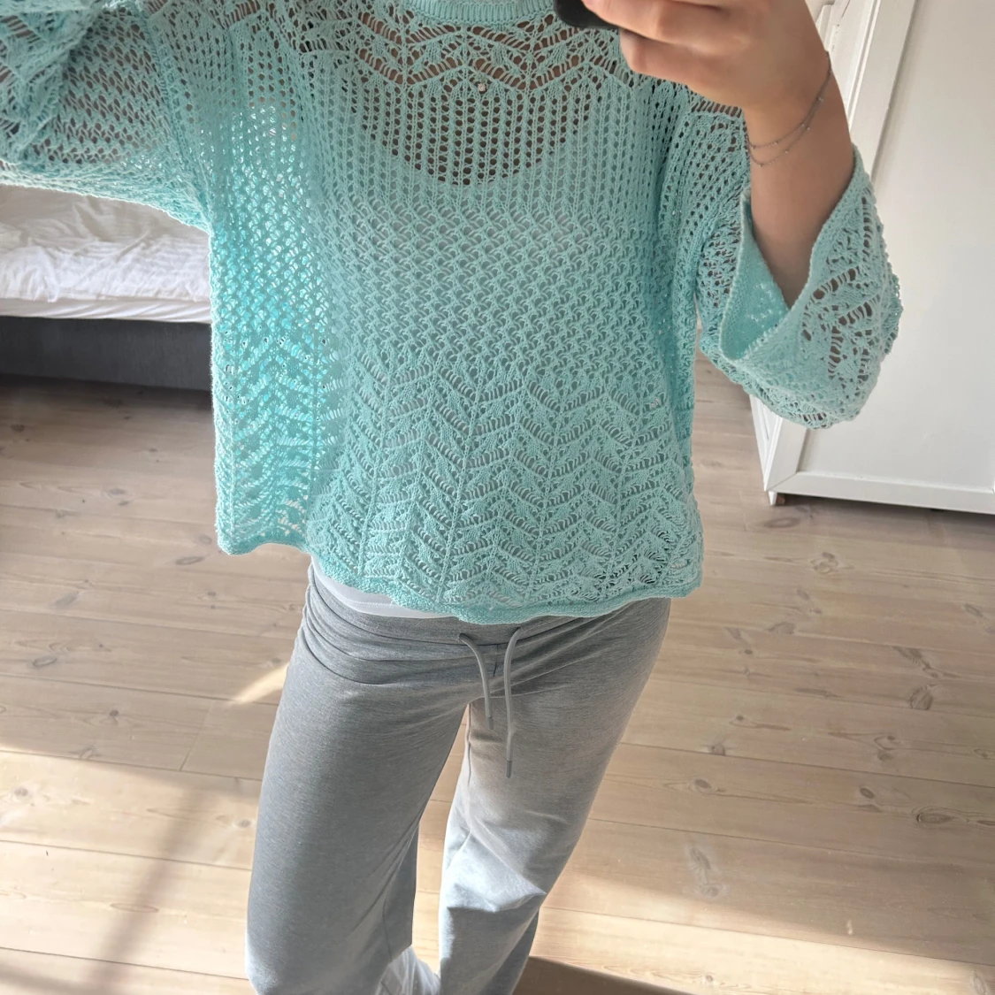 Turkos stickad/virkad tröja - 1