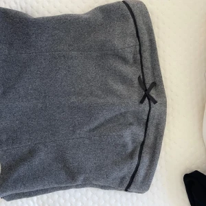 Grå topp med rosett - Bandeau topp från zara🌼🌸