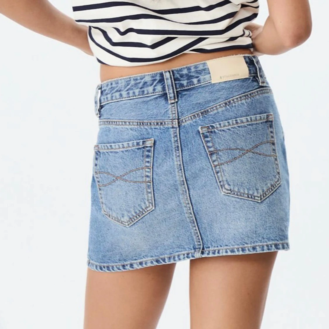 Blå jeanskjol från Stradivarius - 1