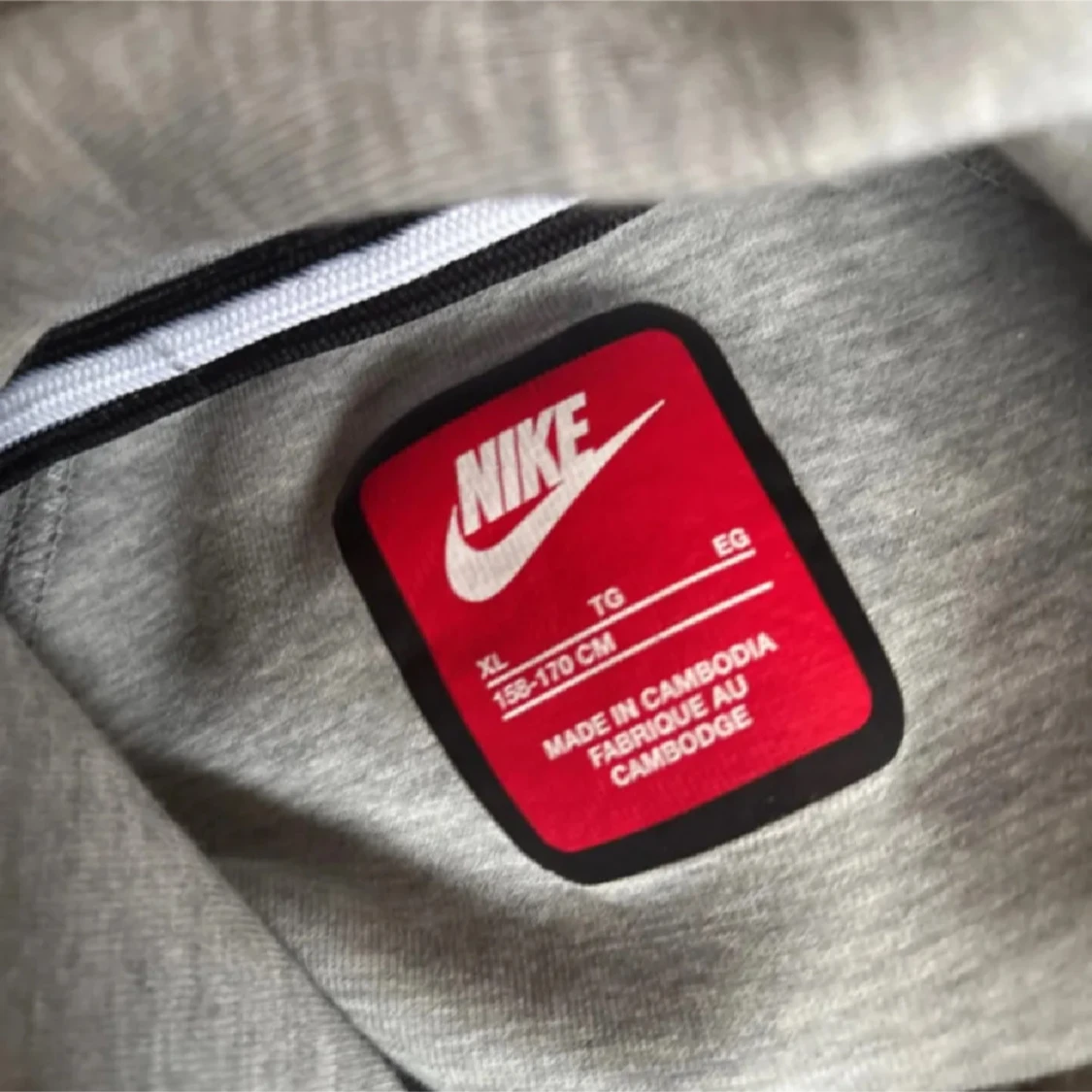 Grå mjukisbyxor från Nike XL - 3