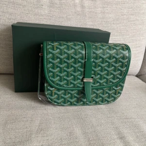 Grön axelväska - Helt ny finns fler färger och varor i min profil!