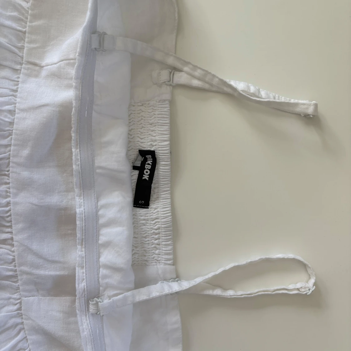 Vit linnetopp från Bik Bok - 1