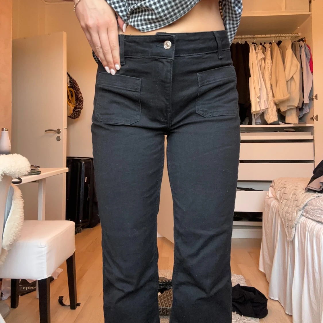 Svarta bootcut jeans med fickor fram