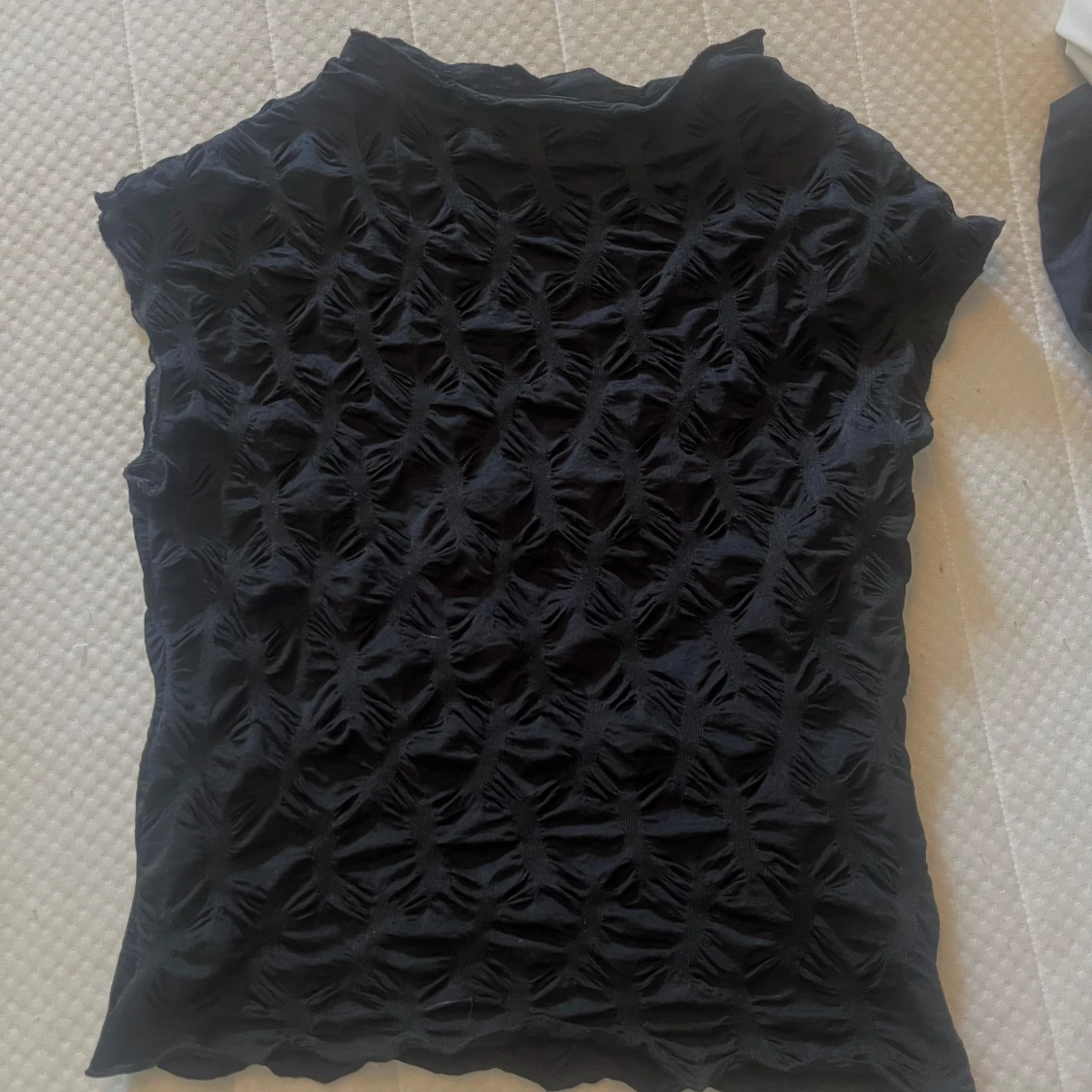 Svart söt topp med kort ärm - 1