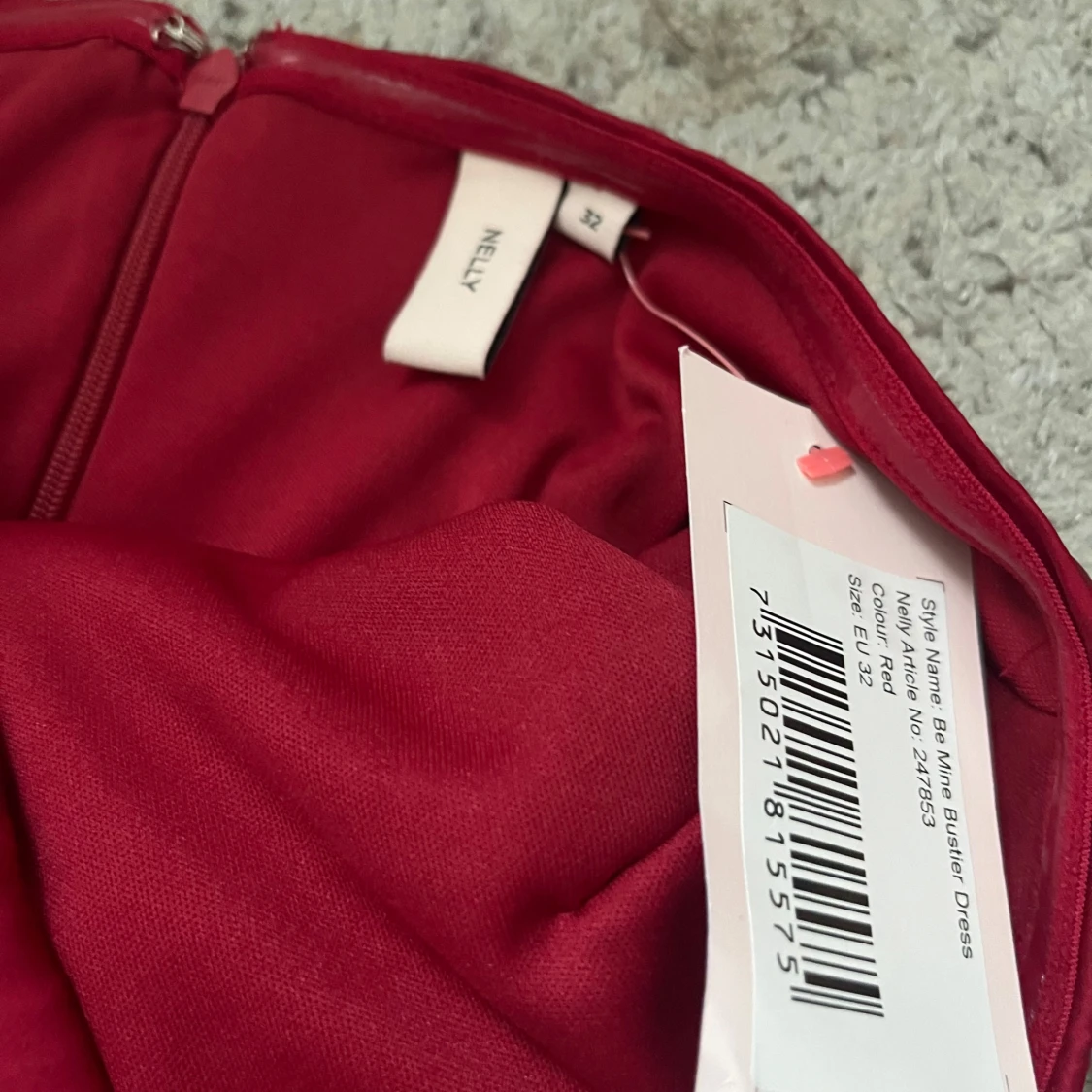 Röd långklänning från Nelly med slits - 1