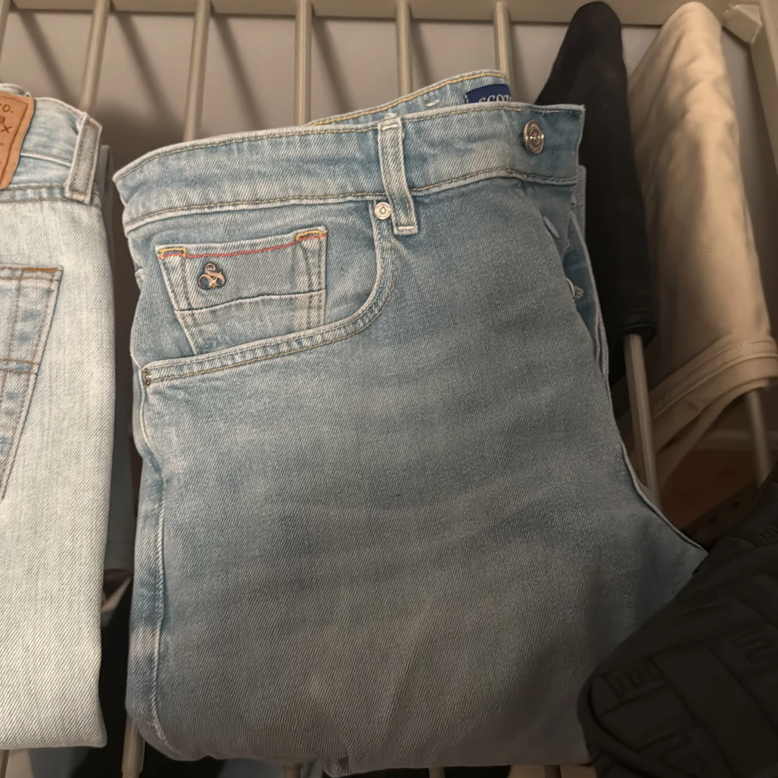 Säljer 3 par byxor  - 2