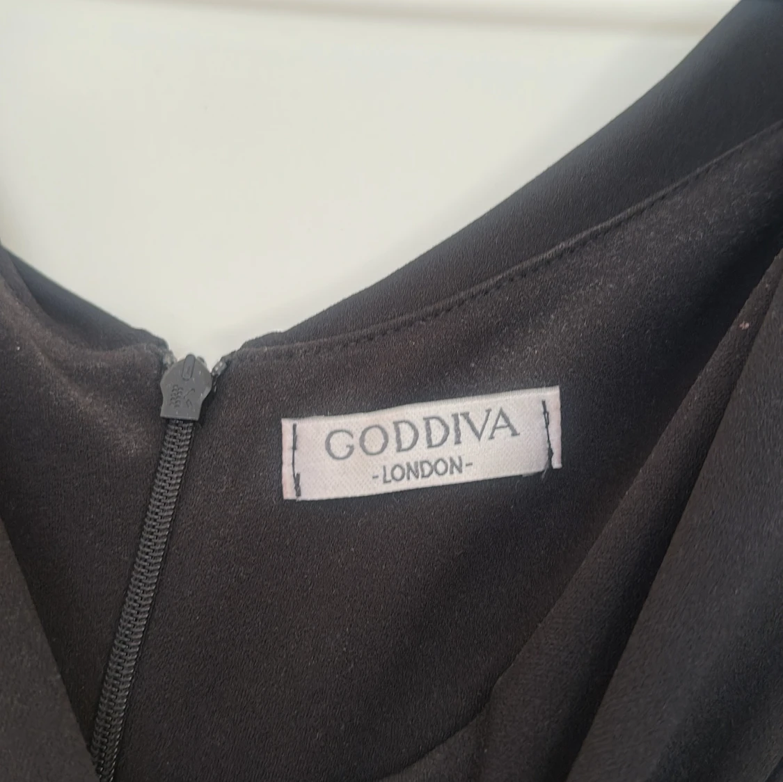 Svart långklänning från Goddiva - 2