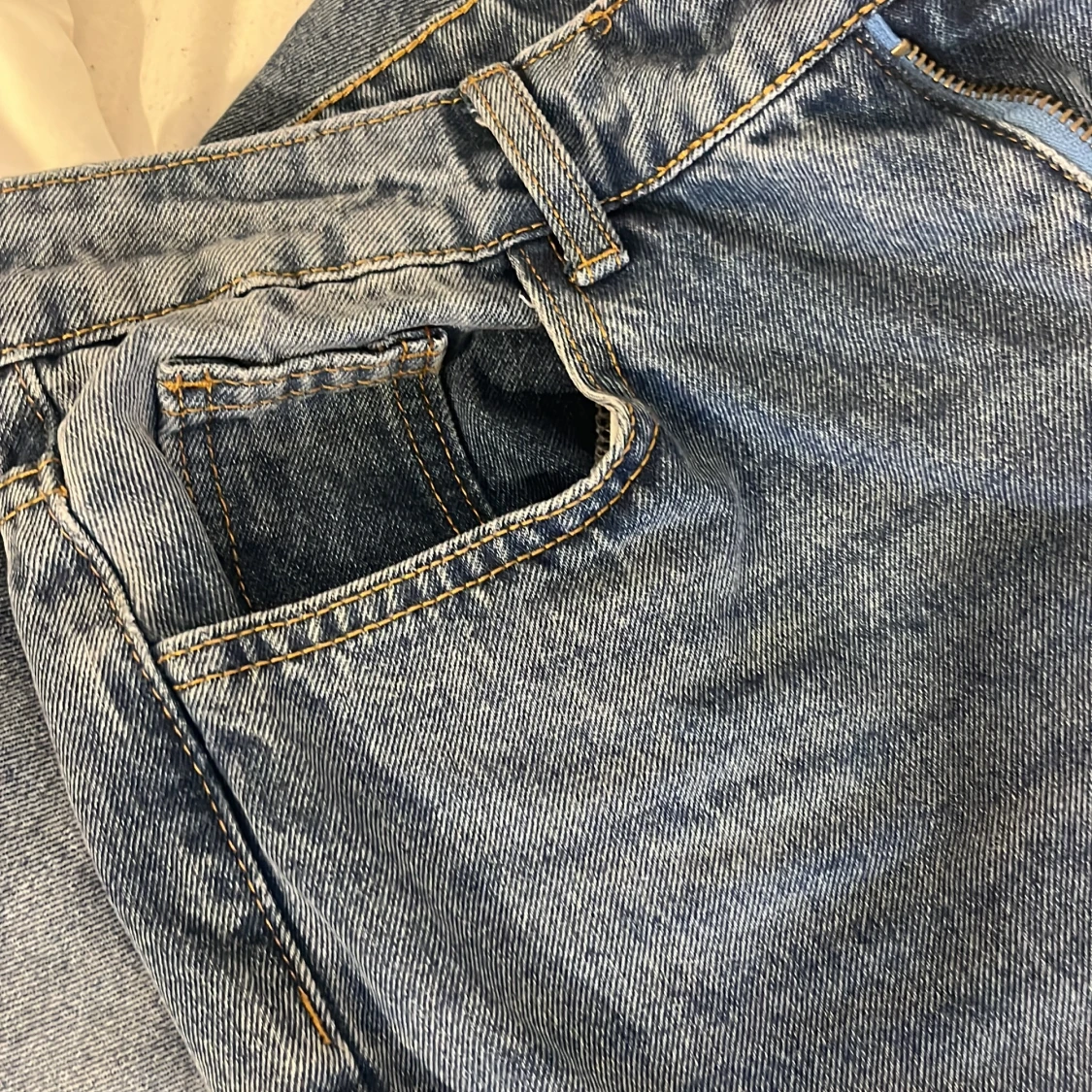 Blå raka jeans med klassisk look - 3