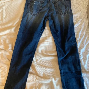 True religion - Sköna trueys i ganska tight passform
