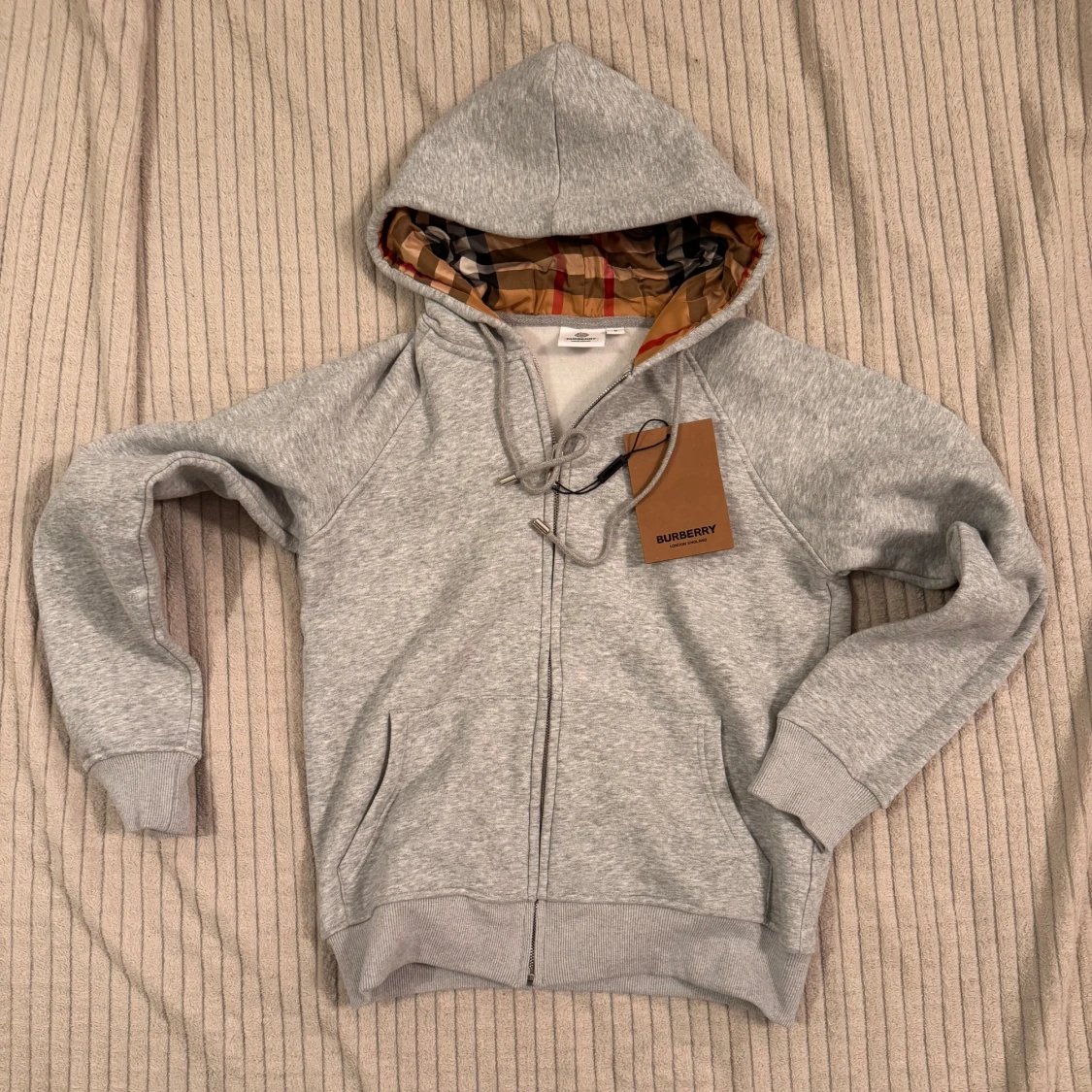 Burberry med dragkedja