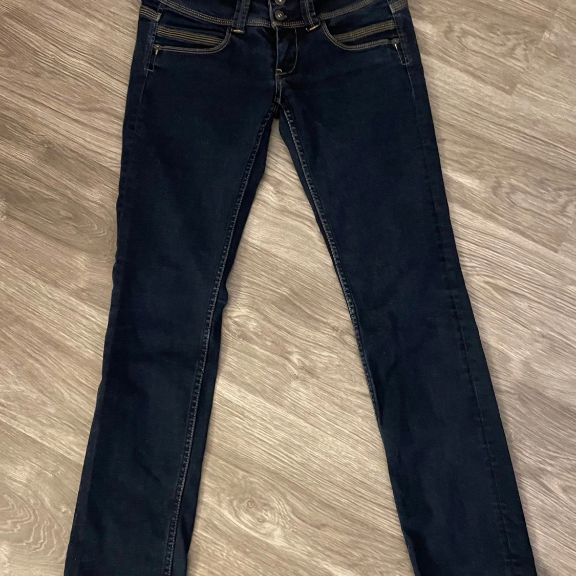 Mörkblå bootcut jeans från Pepe