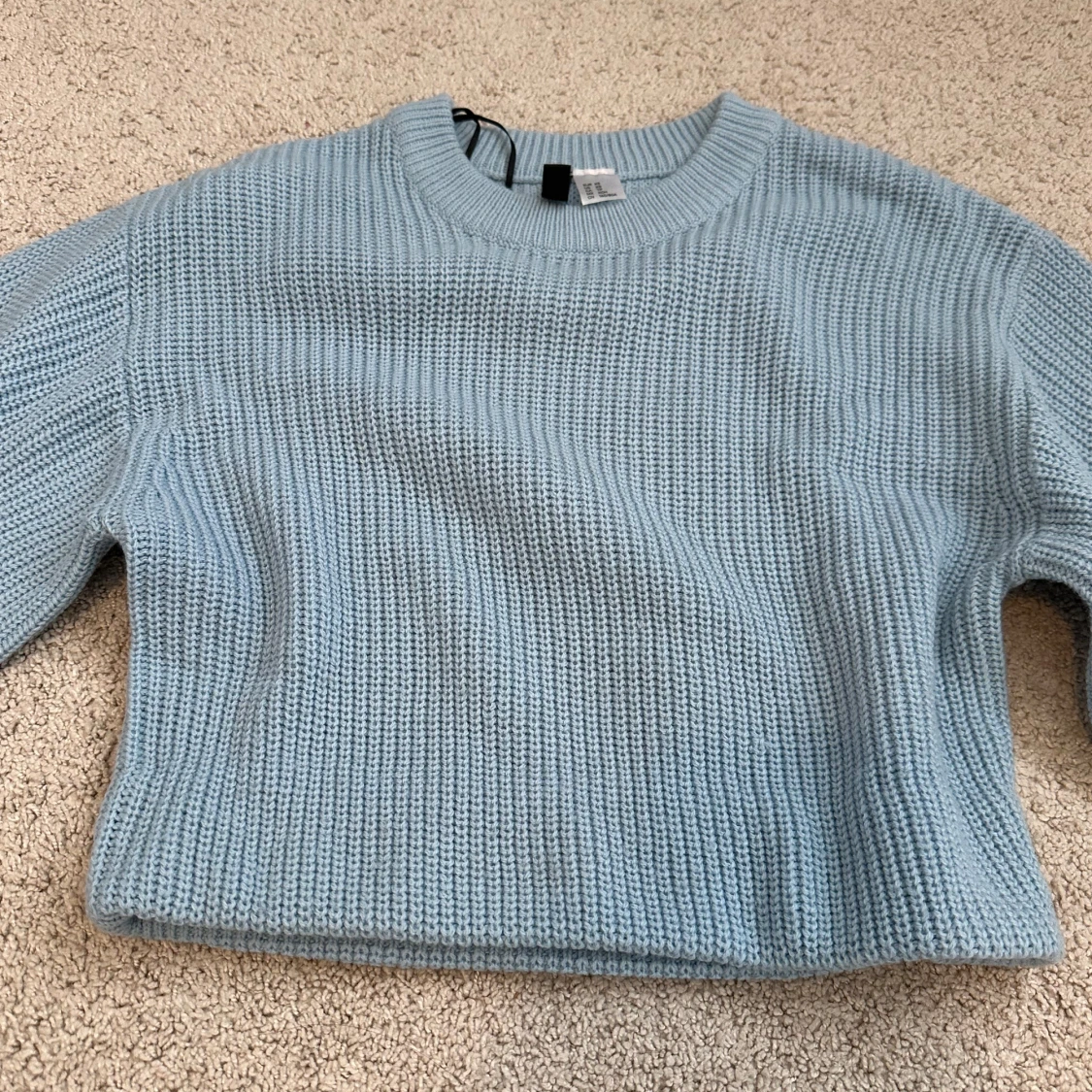 Ljusblå stickad croppad tröja från H&M Divided