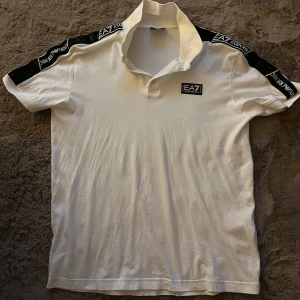 Emporio Armani piké  - Emporio Armani piké i väldigt bra skick. Används 2-3 gånger som max. Storlek M