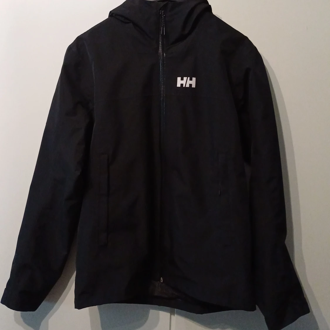 Svart vindjacka från Helly Hansen