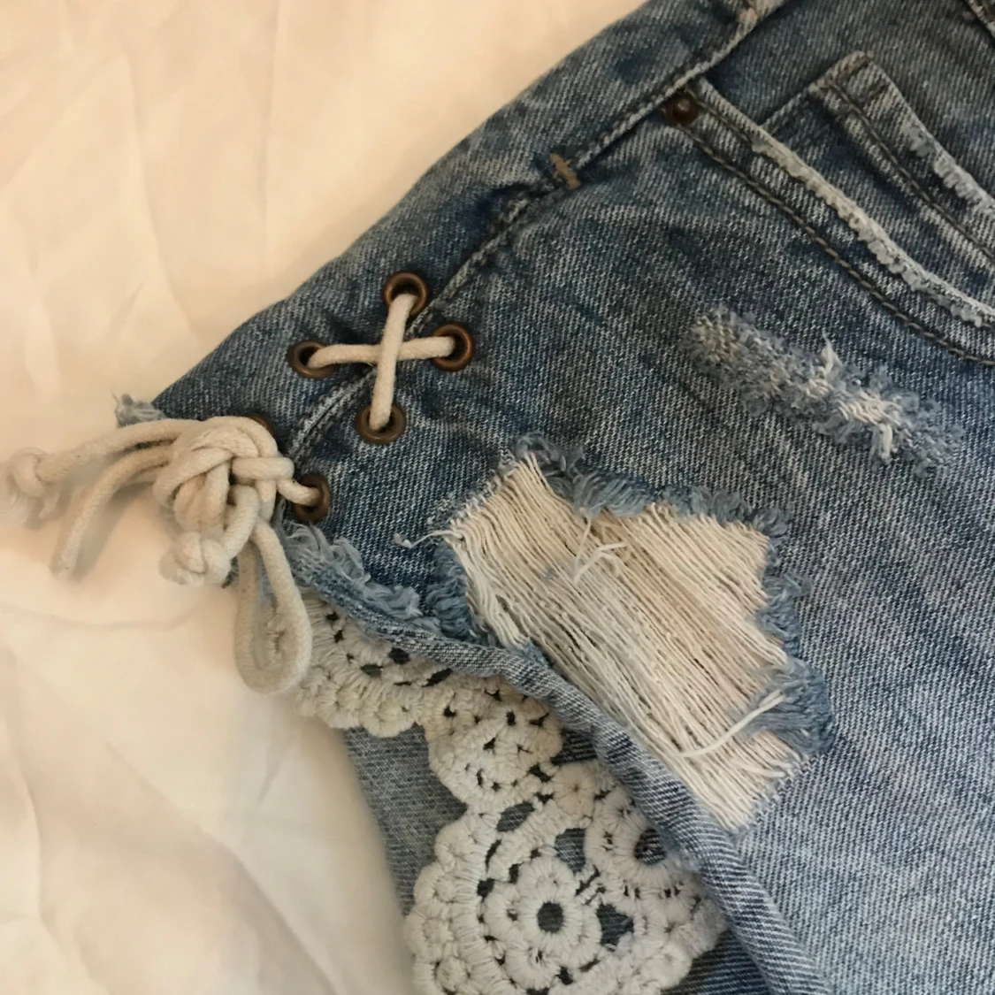 Lågmidjade jeans shorts  - 1