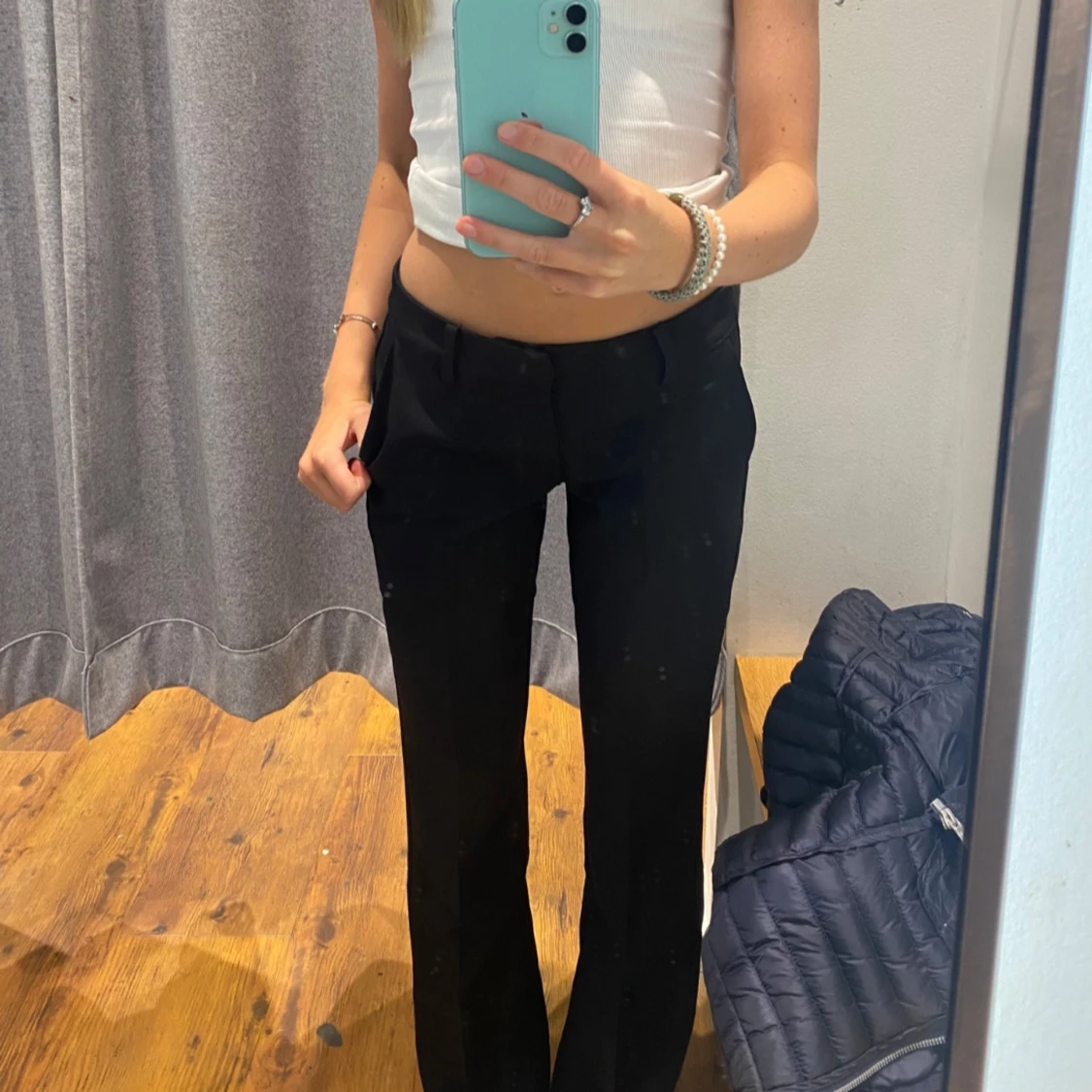 Svarta kostymbyxor