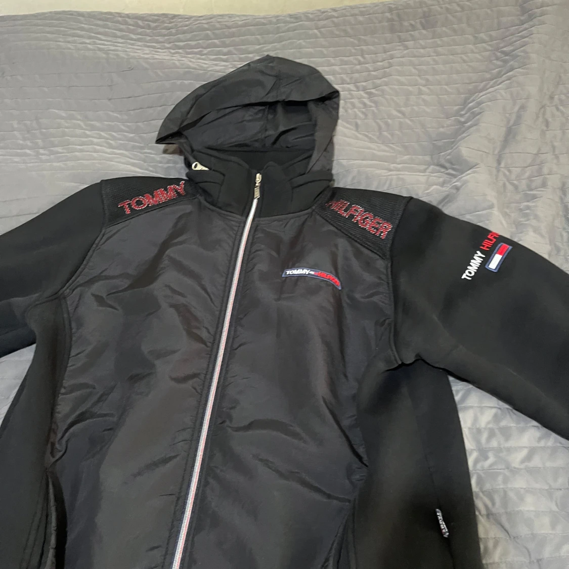 Svart vindjacka Tommy Jeans L