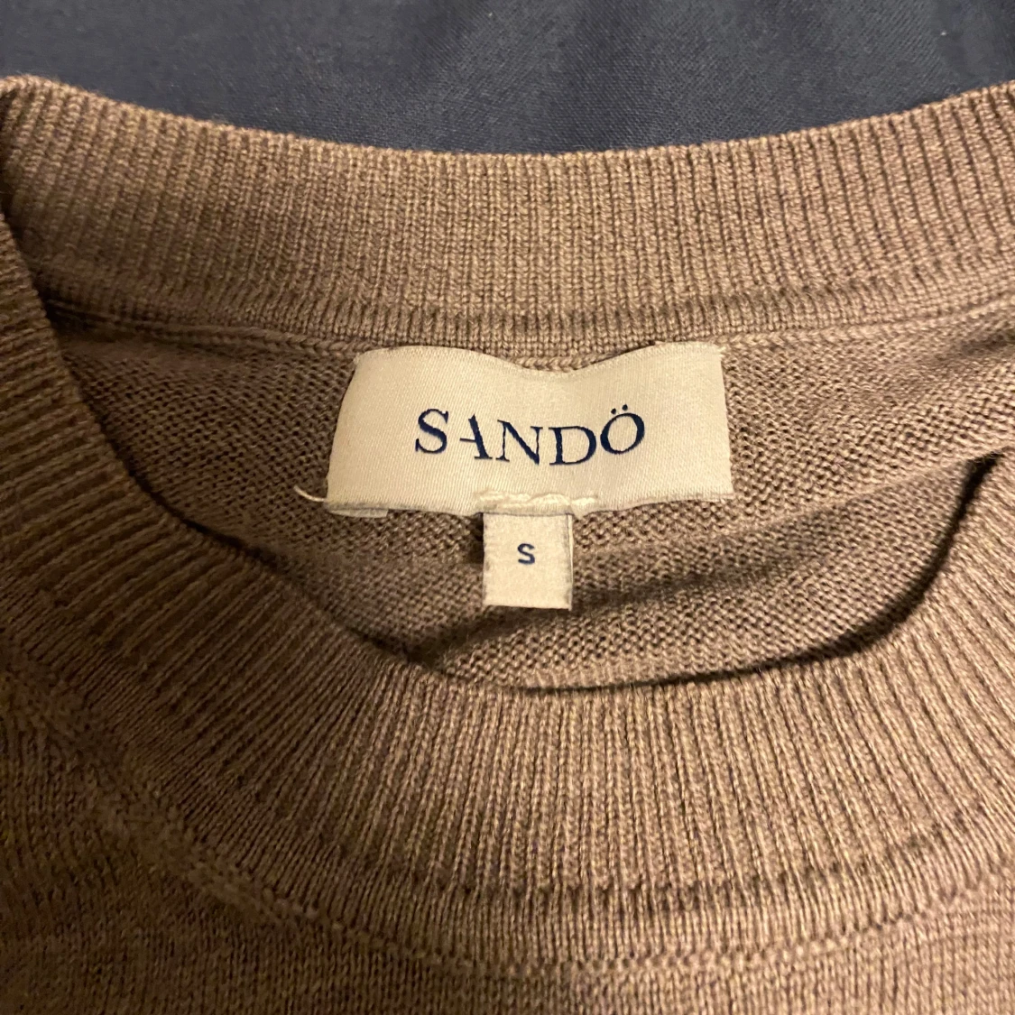 Brun/beige stickad tröja från Sandö - 2