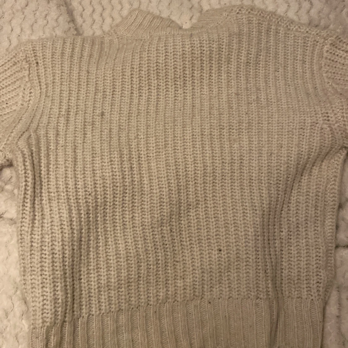 Beige stickad tröja från 157 - 2