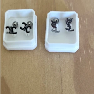 Inspirerade silver örhänge - 70kr/st