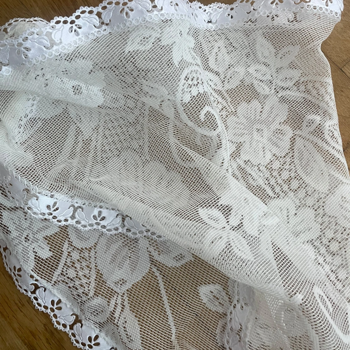 TRIANGLE Mantilla Catholic Chapel Veil  - 2