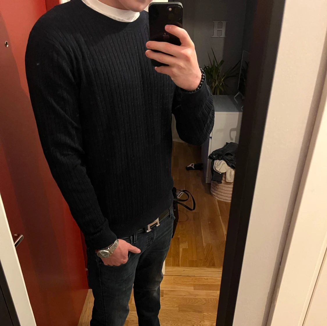 Mörkblå stickad tröja - 1