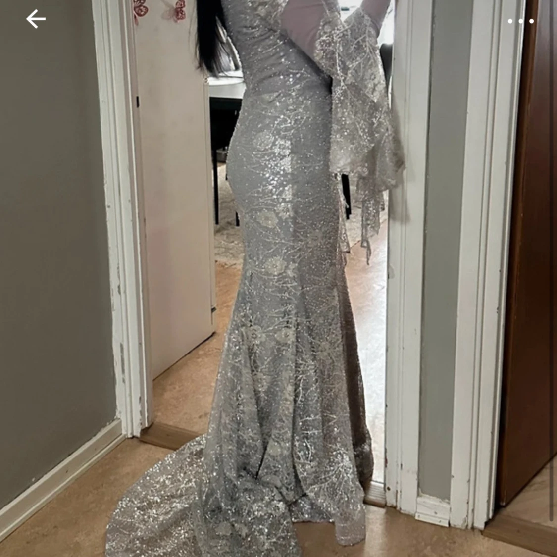 Glittrig långklänning från MKMoli